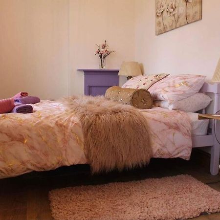 3 Bedroom Terrace Holiday Home Грейт-Торрингтон Экстерьер фото